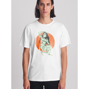 Tricou Fată goală cu tatuaj